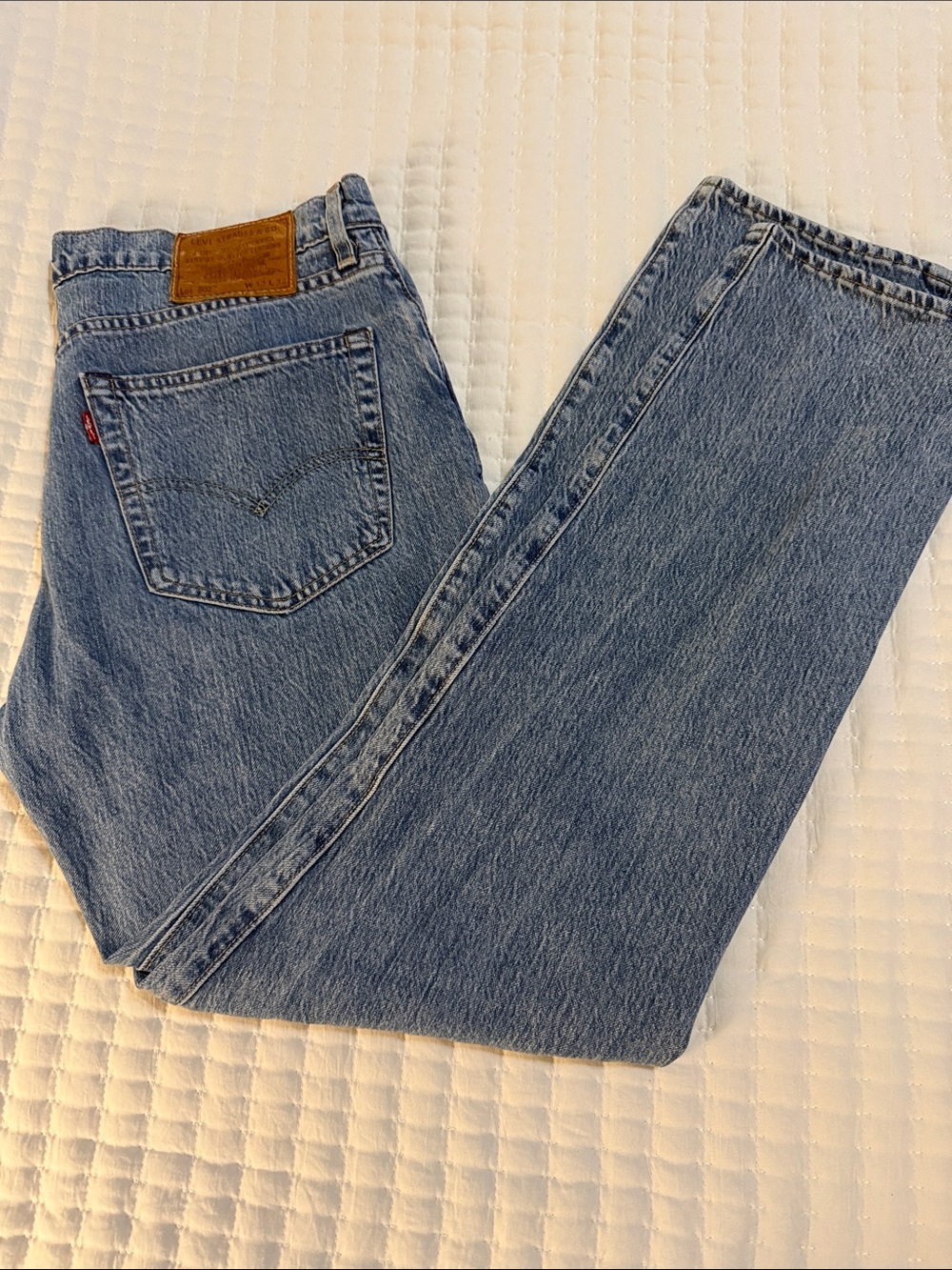 Levi's Men's Light Blue Straight-Leg Jeans 502.  33x32
